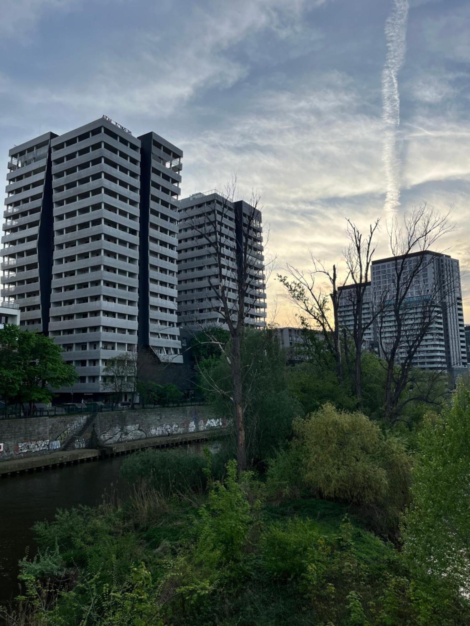 Family House By The River Odra -Panoramic Terrace - 3Room Apartment With 2 Separate Bedrooms And 2 Balconies By Wroapart-Pl- Perfect For Family & Business Stays Wrocław Buitenkant foto