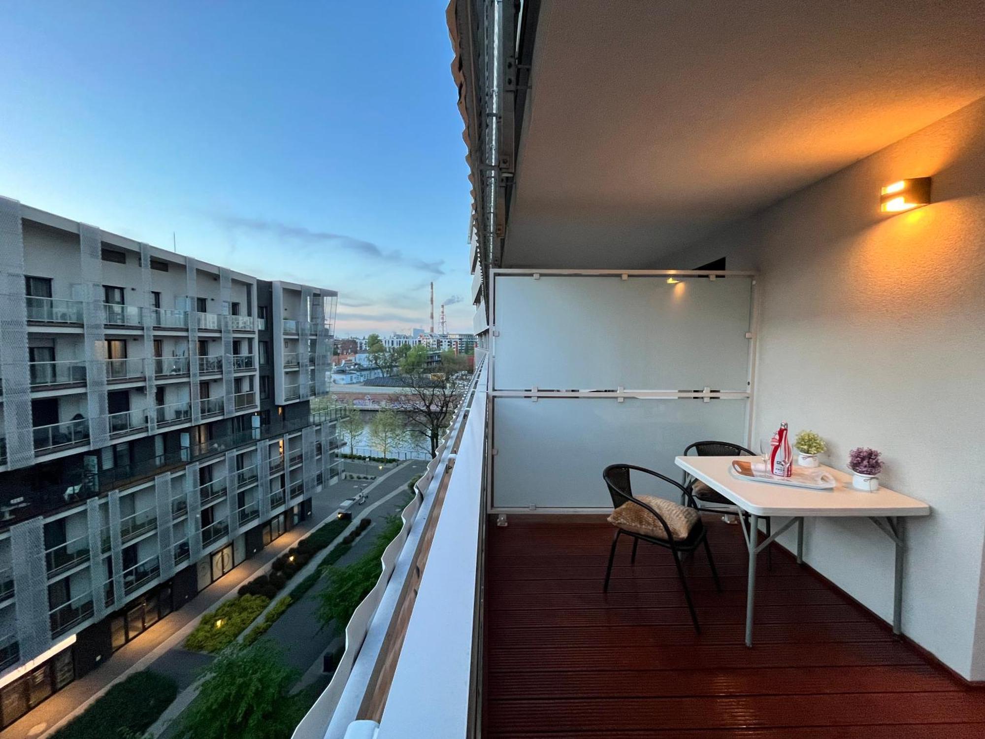 Family House By The River Odra -Panoramic Terrace - 3Room Apartment With 2 Separate Bedrooms And 2 Balconies By Wroapart-Pl- Perfect For Family & Business Stays Wrocław Buitenkant foto